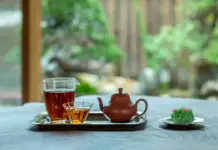 禅の精神とアートが交差する茶空間、台湾アーティストYU CHUAN個展「不審花開」